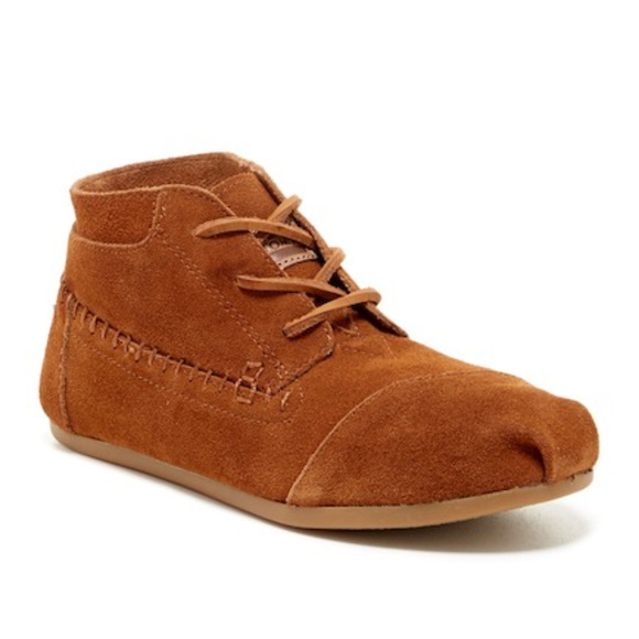 TOMS Suede Moccasin Lace Up Booties Chestnut W6 - Picture 2 of 8